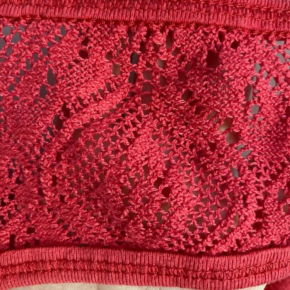 Aeropostale Red Long Sleeve T Shirt w/back cut out Women’s Size Large - Picture 5 of 5